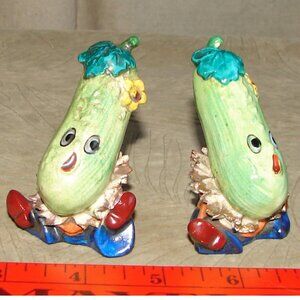 Vtg Cucumber/Zucchini Salt & Pepper SHAKER SET,Figural Vegetable Anthropomorphic